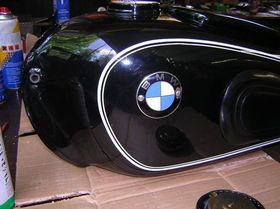 Motorrad: BMW R26 Tank Linierung